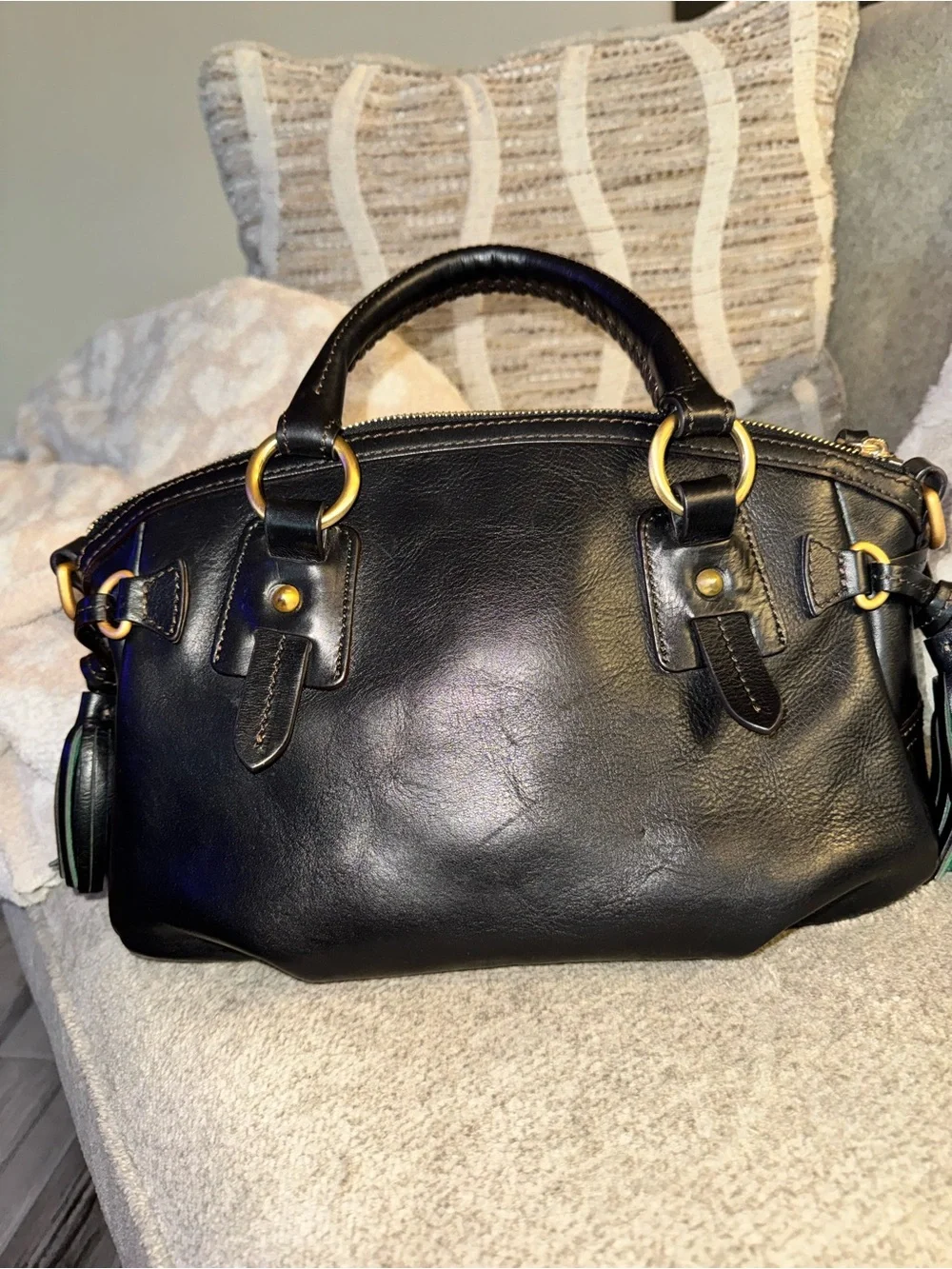 Dooney and Bourke Florentine medium mail Satchel Handbag - Picture 3 of 12